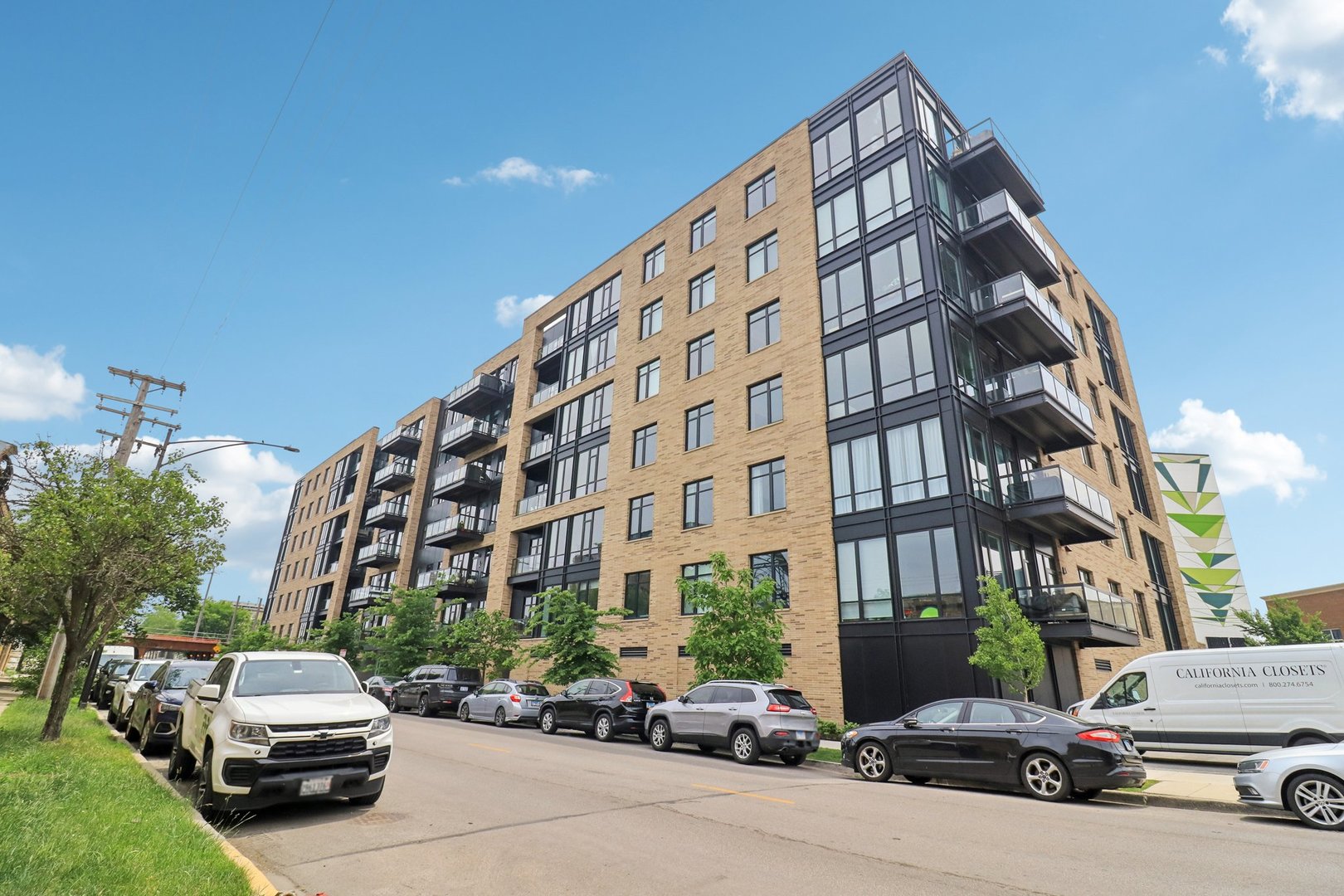 1701 W Webster Avenue 512