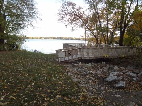 Tiny photo for 128.5 Cora Avenue #E, Fox Lake, IL 60020 (MLS # 12512140)