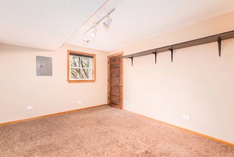 Tiny photo for 250 Shannon Court, Des Plaines, IL 60016 (MLS # 12742483)
