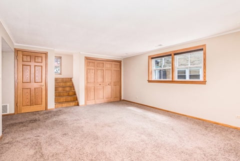 Tiny photo for 250 Shannon Court, Des Plaines, IL 60016 (MLS # 12742483)