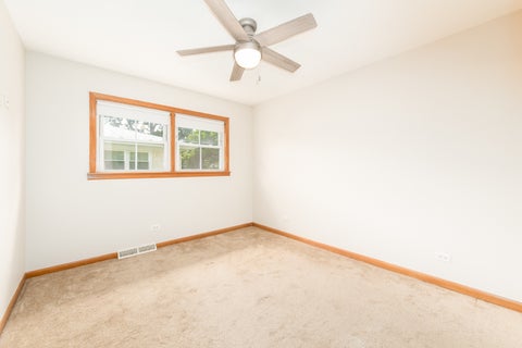 Tiny photo for 250 Shannon Court, Des Plaines, IL 60016 (MLS # 12742483)