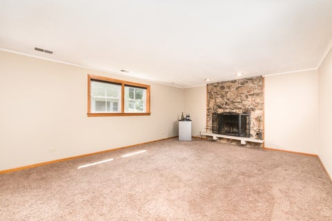 Tiny photo for 250 Shannon Court, Des Plaines, IL 60016 (MLS # 12742483)