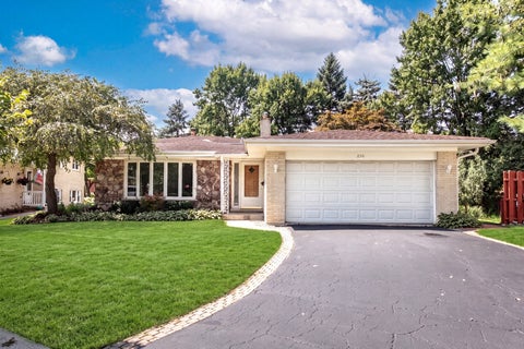 Photo of 250 Shannon Court, Des Plaines, IL 60016 (MLS # 12742483)