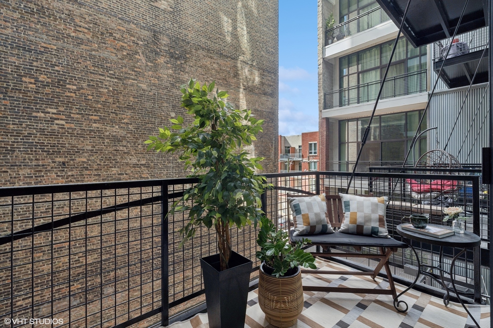 1224 W Van Buren Street 310