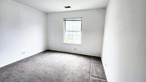 Tiny photo for 601 Fairbanks Court #V2, Schaumburg, IL 60194 (MLS # 12584654)