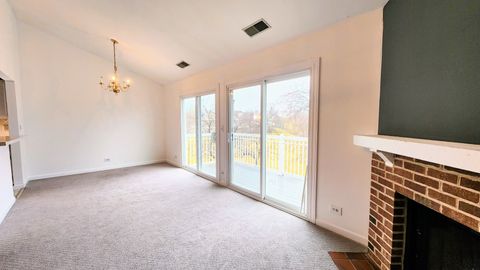 Tiny photo for 601 Fairbanks Court #V2, Schaumburg, IL 60194 (MLS # 12584654)