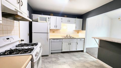 Tiny photo for 601 Fairbanks Court #V2, Schaumburg, IL 60194 (MLS # 12584654)