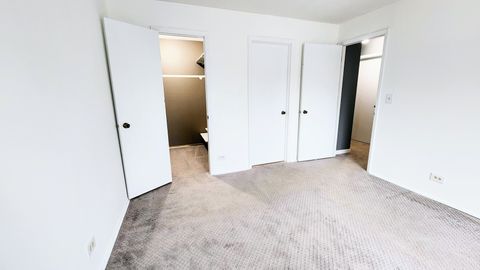 Tiny photo for 601 Fairbanks Court #V2, Schaumburg, IL 60194 (MLS # 12584654)