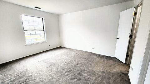 Tiny photo for 601 Fairbanks Court #V2, Schaumburg, IL 60194 (MLS # 12584654)