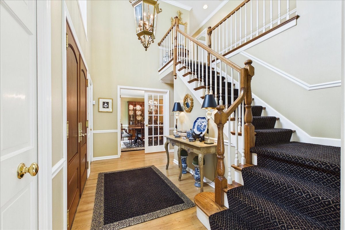 120 W Blackthorn Lane