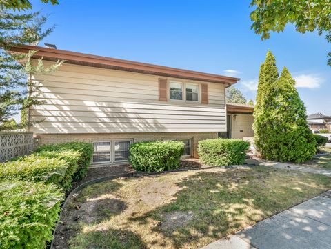 Tiny photo for 8255 W Agatite Avenue, Norridge, IL 60706 (MLS # 12490462)