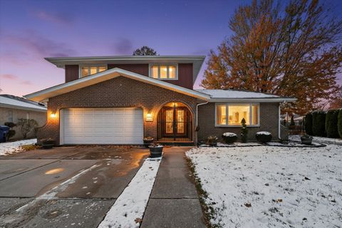 Tiny photo for 9120 S Keeler Avenue, Oak Lawn, IL 60453 (MLS # 12517826)