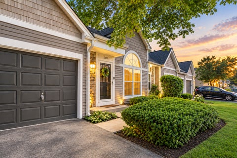 Photo of 2223 Teton Parkway, Algonquin, IL 60102 (MLS # 12762191)