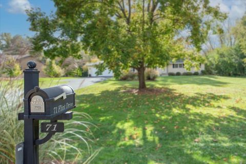 71 Flint Drive Barrington IL 60010