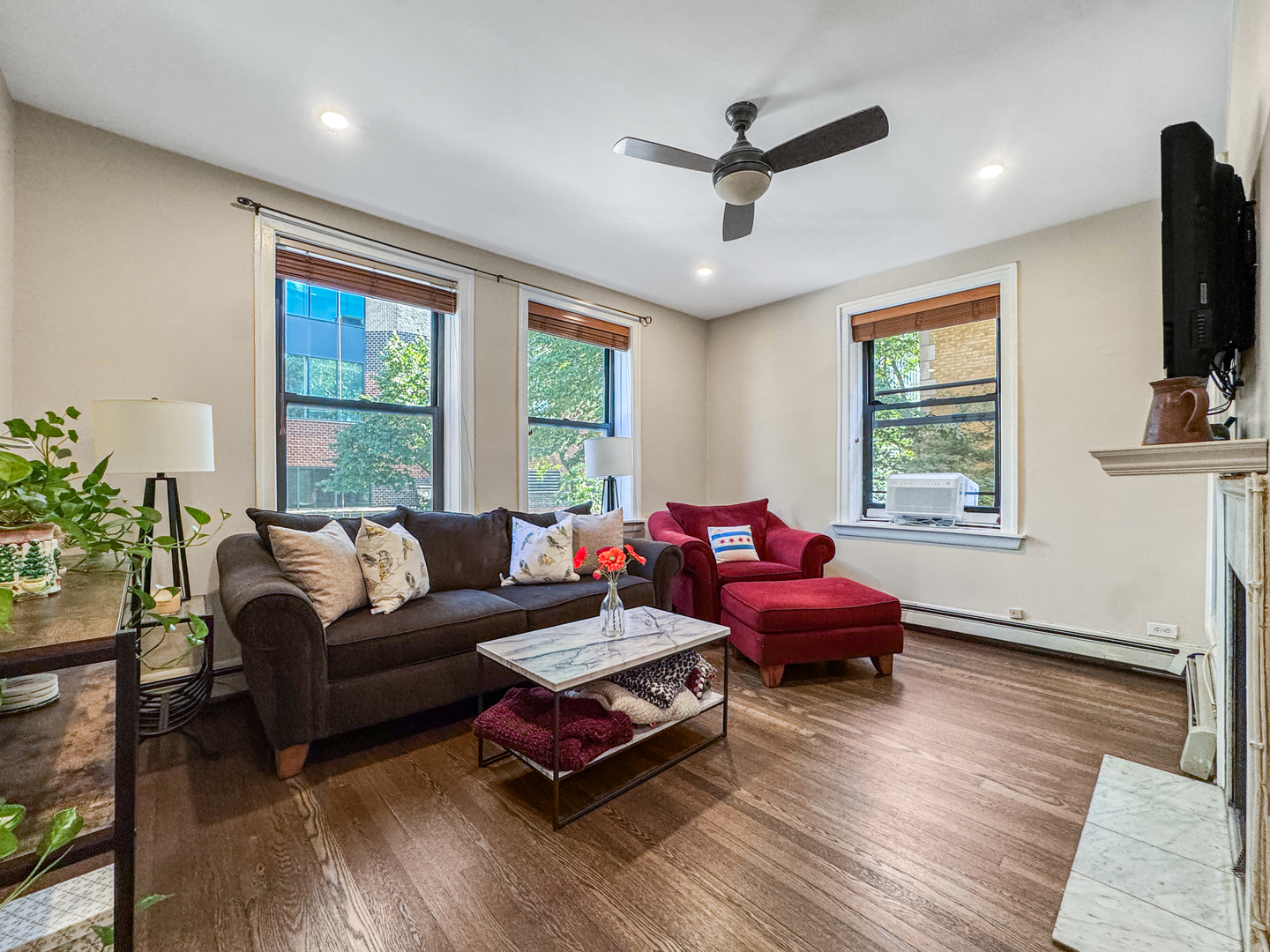 636 W WAVELAND Avenue 1A