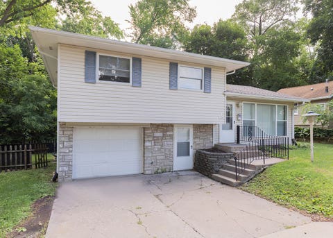 Photo of 1844 31st Street, Moline, IL 61265 (MLS # 12680353)