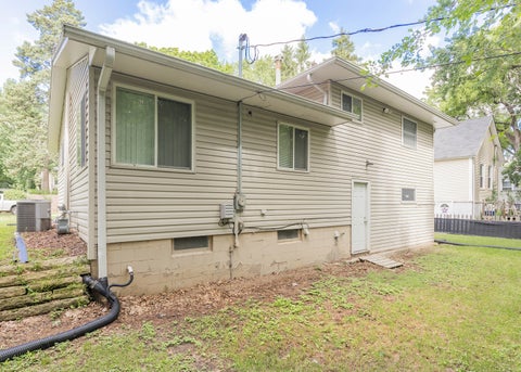 Tiny photo for 1844 31st Street, Moline, IL 61265 (MLS # 12680353)