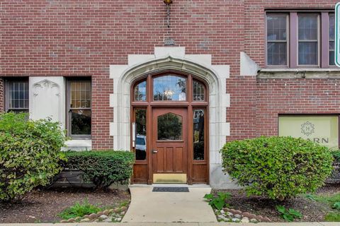 Tiny photo for 1103 Holley Court #207, Oak Park, IL 60301 (MLS # 12487108)