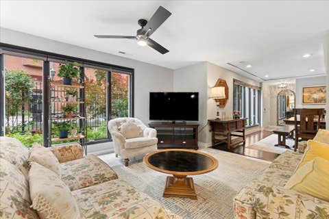Tiny photo for 945 S PARK Terrace, Chicago, IL 60605 (MLS # 12697386)