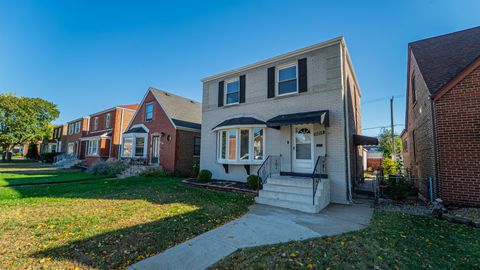 Tiny photo for 10719 S Avenue L, Chicago, IL 60617 (MLS # 12502476)