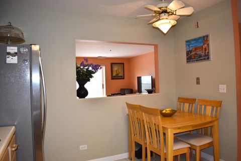 Tiny photo for 451 TOWN PLACE Circle #307, Buffalo Grove, IL 60089 (MLS # 12629492)