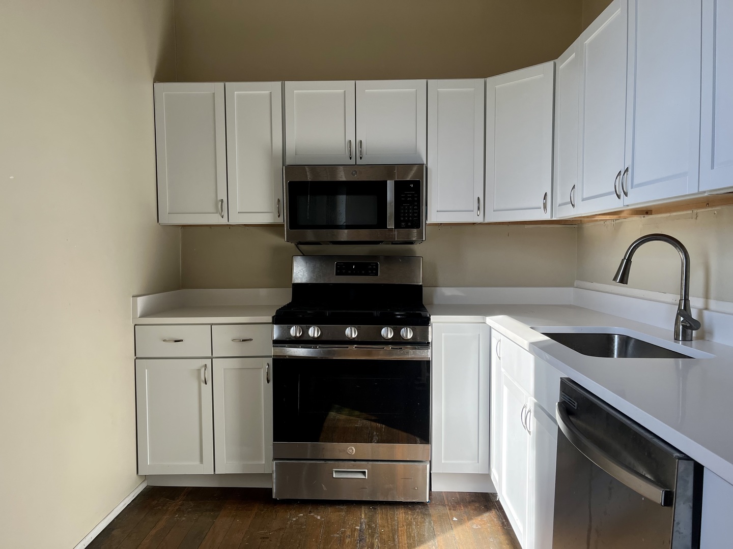 3765 N Kenmore Avenue 3E