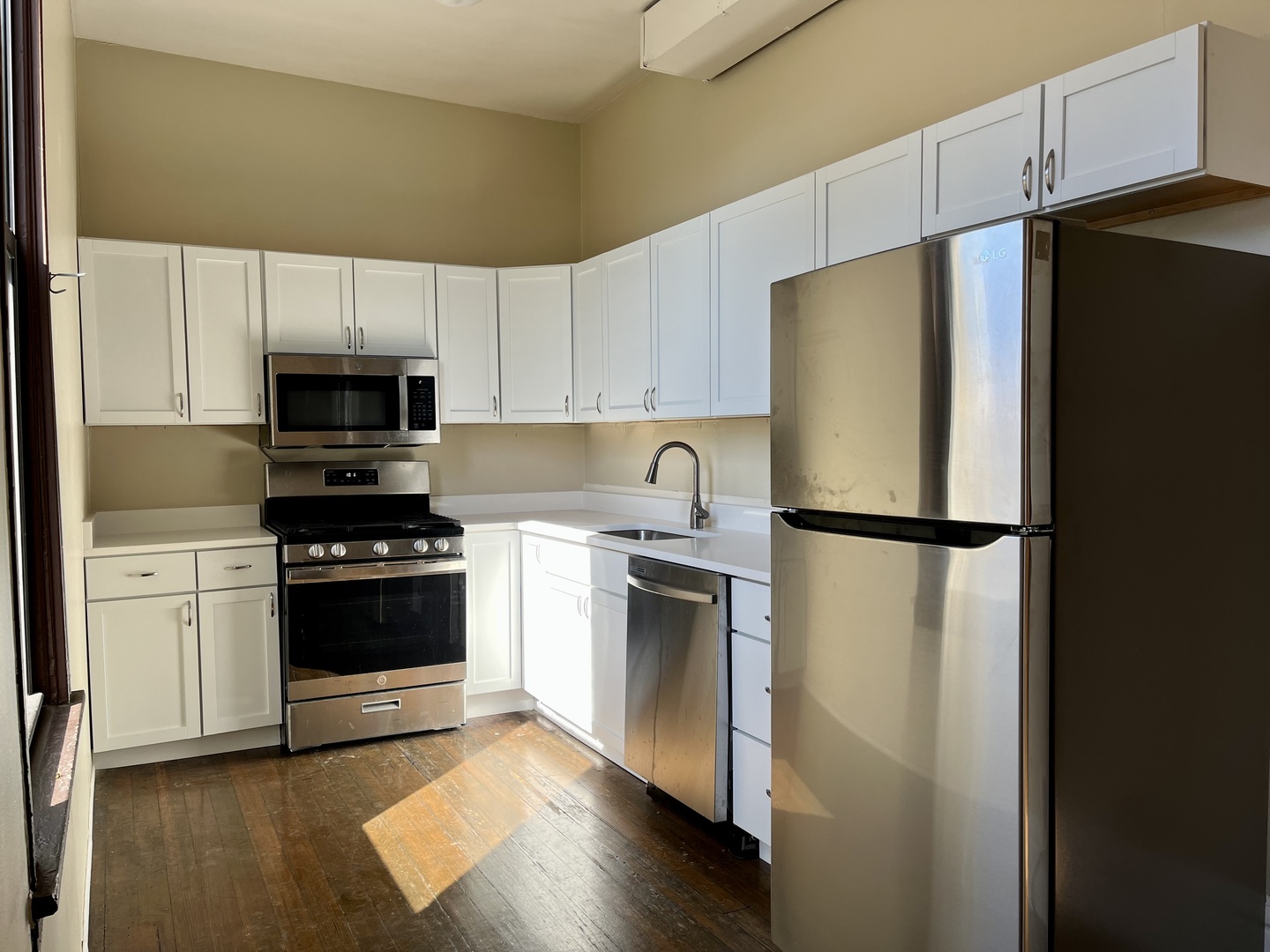 3765 N Kenmore Avenue 3E