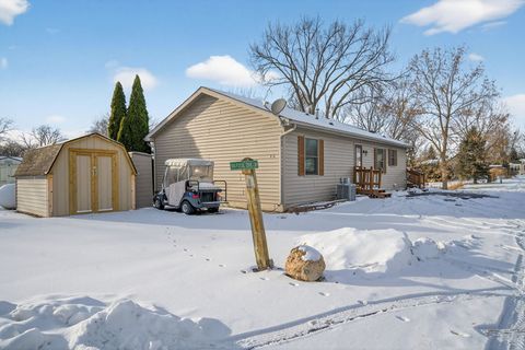 Photo of 194 Fossil Cove Lane, Wilmington, IL 60481 (MLS # 12523233)