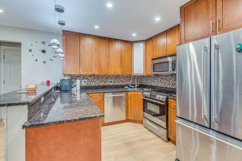 Tiny photo for 662 Daisy Lane #110, Roselle, IL 60172 (MLS # 12490369)