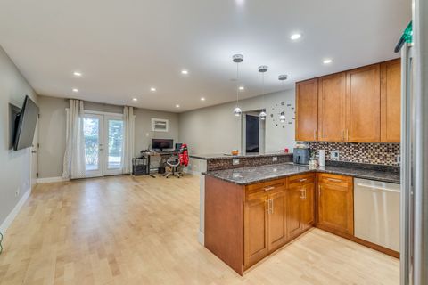 Tiny photo for 662 Daisy Lane #110, Roselle, IL 60172 (MLS # 12490369)