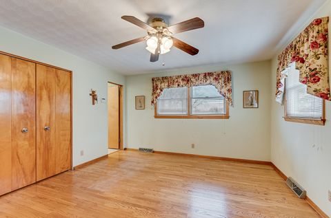 Tiny photo for 1724 Lincoln Avenue, Crest Hill, IL 60403 (MLS # 12562431)