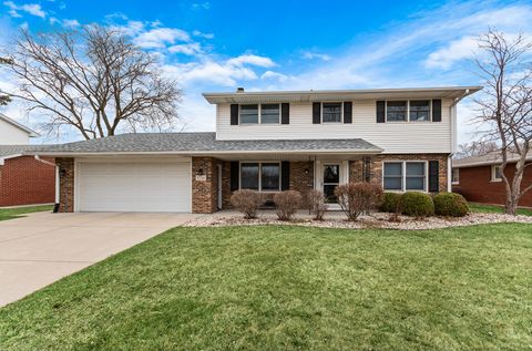 Photo of 1724 Lincoln Avenue, Crest Hill, IL 60403 (MLS # 12562431)