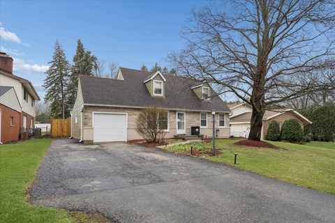 Photo of 573 Dublin Drive, Mundelein, IL 60060 (MLS # 12617050)