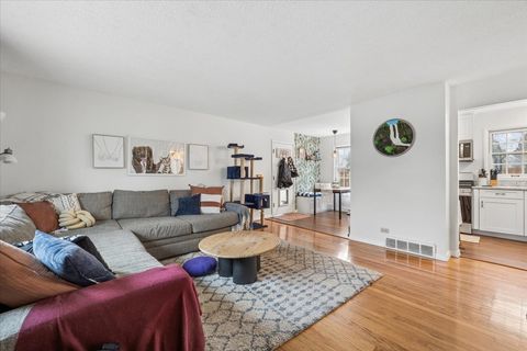 Tiny photo for 573 Dublin Drive, Mundelein, IL 60060 (MLS # 12617050)