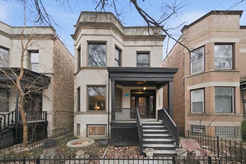 1033 W DAKIN Street Chicago IL 60613