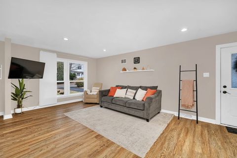 Tiny photo for 2533 Hickory Road, Homewood, IL 60430 (MLS # 12572337)