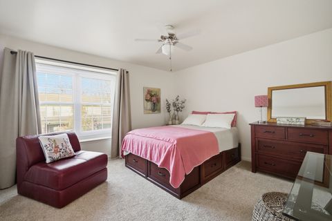 Tiny photo for 911 Old Oak Circle, Algonquin, IL 60102 (MLS # 12510460)