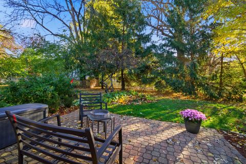 Tiny photo for 911 Old Oak Circle, Algonquin, IL 60102 (MLS # 12510460)