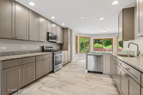Tiny photo for 6411 Pontiac Drive, Indian Head Park, IL 60525 (MLS # 12447383)