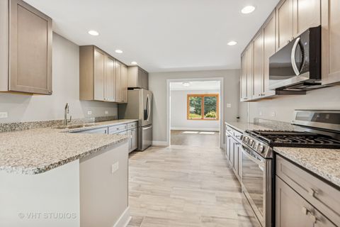 Tiny photo for 6411 Pontiac Drive, Indian Head Park, IL 60525 (MLS # 12447383)