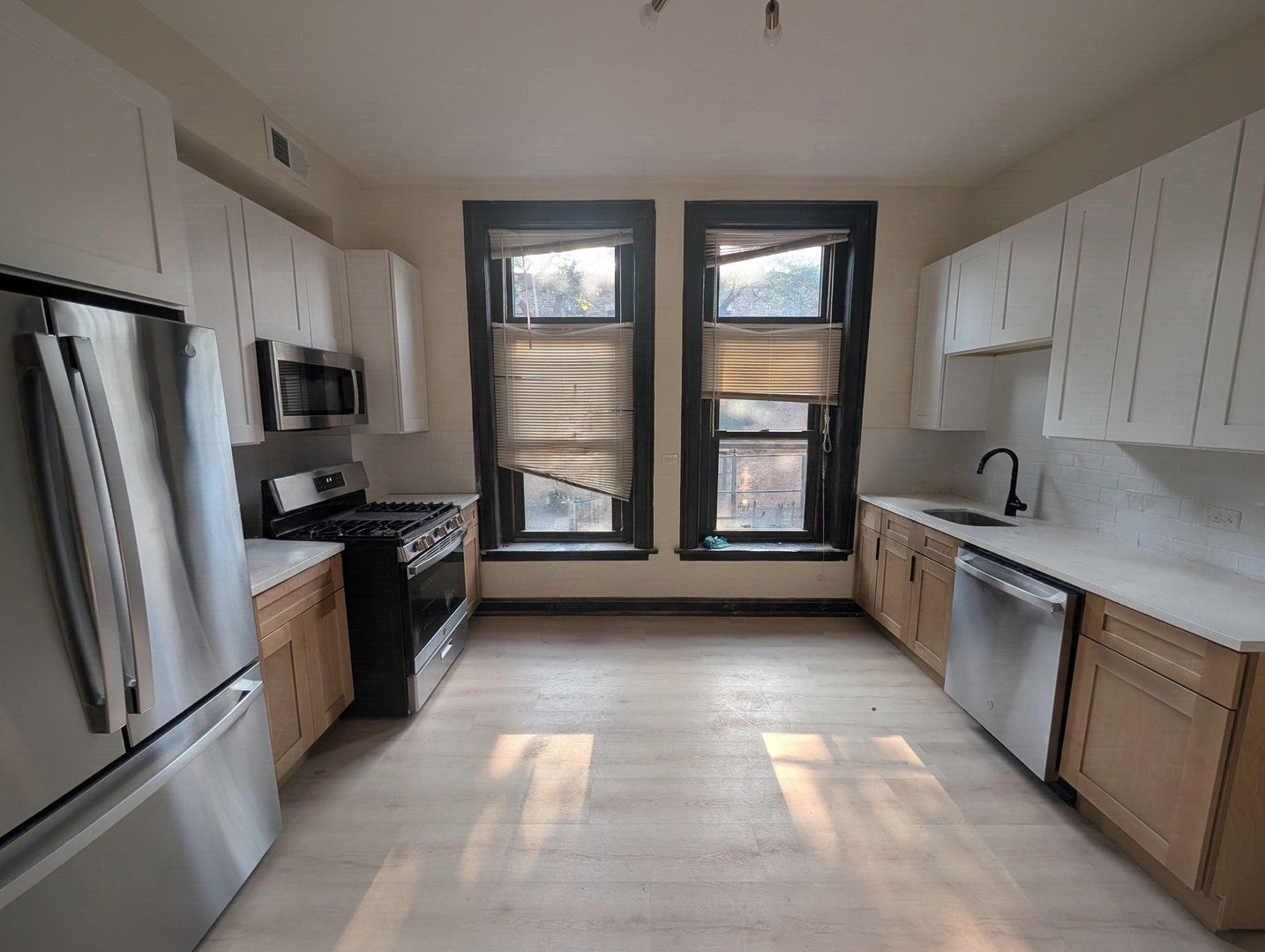 1481 W Erie Street 3F