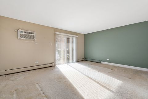 Tiny photo for 1501 E Churchill Drive #105, Palatine, IL 60074 (MLS # 12526653)
