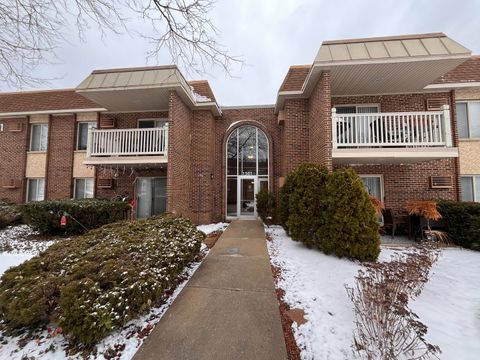 Tiny photo for 1501 E Churchill Drive #105, Palatine, IL 60074 (MLS # 12526653)