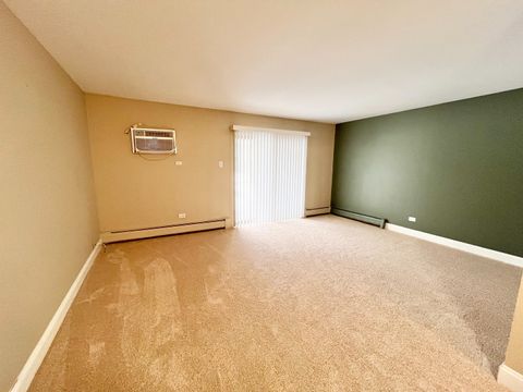 Tiny photo for 1501 E Churchill Drive #105, Palatine, IL 60074 (MLS # 12526653)