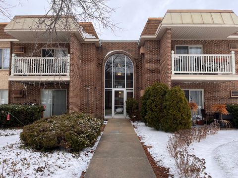 Photo of 1501 E Churchill Drive #105, Palatine, IL 60074 (MLS # 12526653)