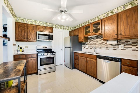 Tiny photo for 2169 Sunderland Court #201B, Naperville, IL 60565 (MLS # 12748197)