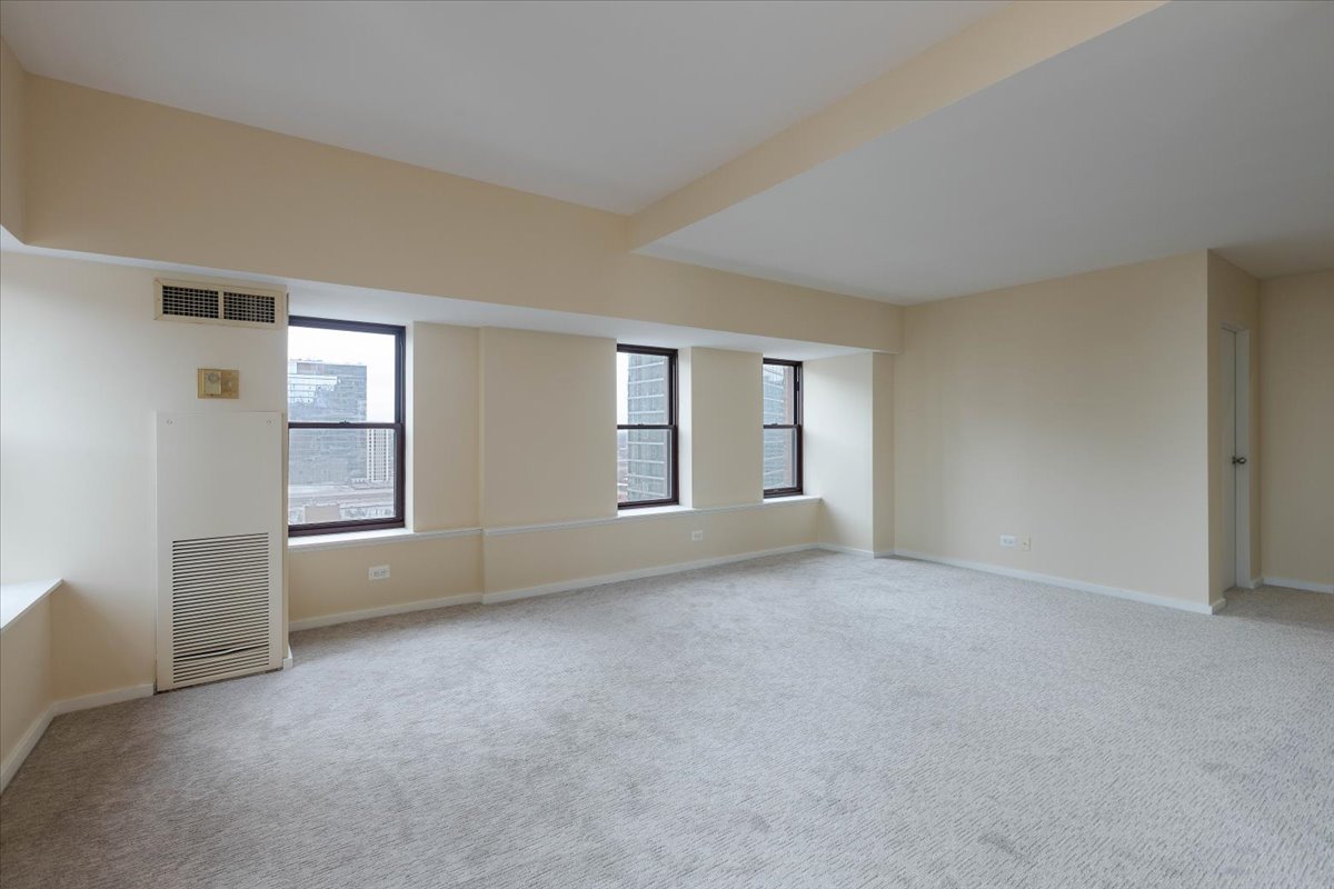 40 E 9th Street 1802