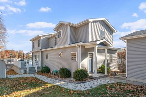 Tiny photo for 3 Holiday Drive, Lake Holiday, IL 60552 (MLS # 12514475)