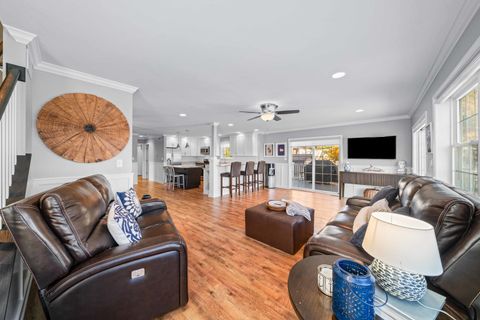 Tiny photo for 3 Holiday Drive, Lake Holiday, IL 60552 (MLS # 12514475)