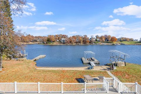 Tiny photo for 3 Holiday Drive, Lake Holiday, IL 60552 (MLS # 12514475)